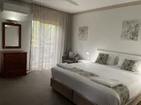 Oasis Inn Ulladulla - Welcoming Guests 18 Years and Older - Bãi đậu xe