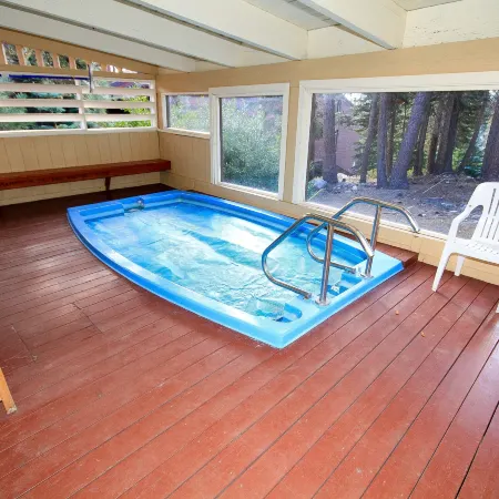 Mammoth Ski & Racquet Club