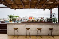 Be Playa Hotel Boutique & Rooftop Bar - Baarit