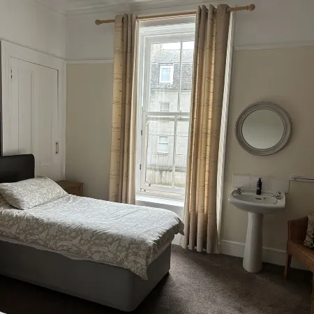 Roselodge Guest House Отели рядом с достопримечательностью «Ботанический сад Johnston Gardens»