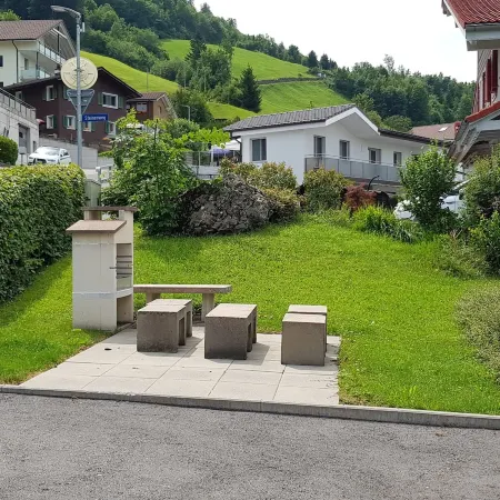 Two-Bedroom Apartment for 4-5 Guests with Lake and Mountain Views