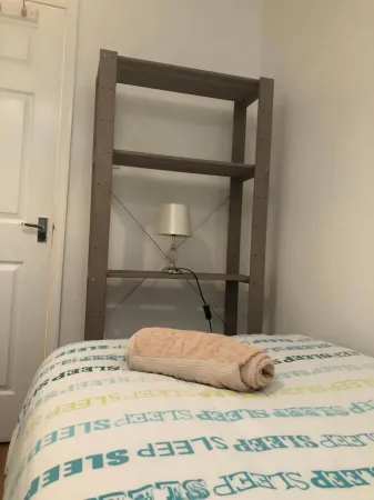 Small Modern Comfortable 2 Bedroom Apartment Cmyr