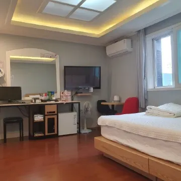 Hite Hotel