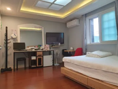 Hite Hotel