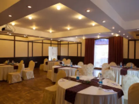 Sterling Kodai Lake Hotels in Kodaikanal