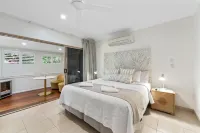 Blue Summit Hideaway Hotels in Malanda