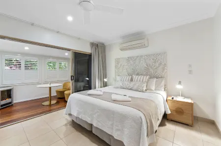 Blue Summit Hideaway Отели рядом с достопримечательностью «Artistree Gallery»