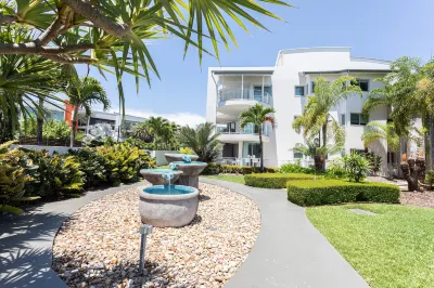By the Sea Shore Hotels in Cannonvale