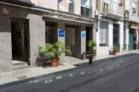 هوستال سوليمار Hotels near Badalona Beach