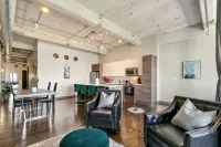 Luxury Downtown Dallas Stay by Amyfinehouse Hotels in 