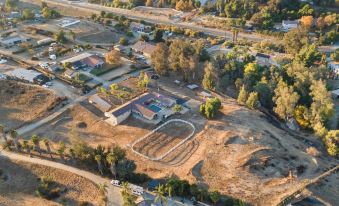 Bordeaux by Avantstay Private Pool, Hot Tub & Game Room Near Temecula