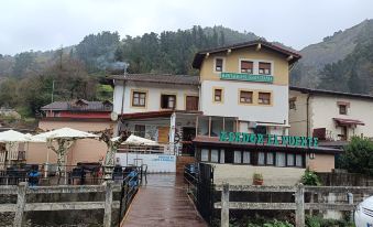 Habitaciones, Restaurante Asador El Puente Galdames