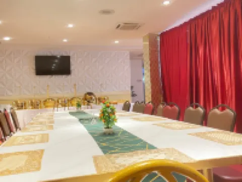 โกลเด้น วิสต้า โฮเทลส์ โรงแรมในโอเวร์รี