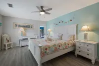 Canario  3 Bedroom Home by RedAwning