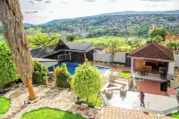 Netluna Villa Hotel & Tours