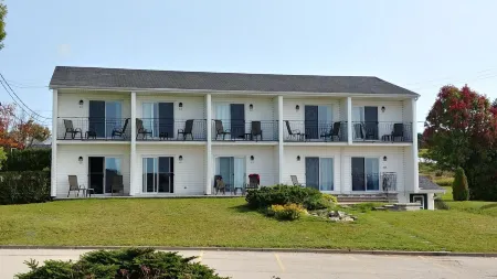 Auberge de Nos Aieux Отели в г. Шарлевуа