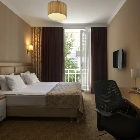 Flowers Hotel