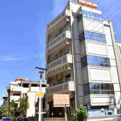 Yogi Ram Inn Hotel Exterior