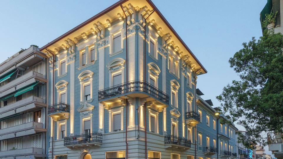 VI Suites