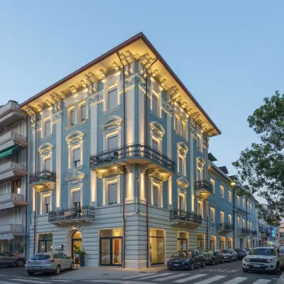 VI Suites Hotels near Viale Regina Margherita