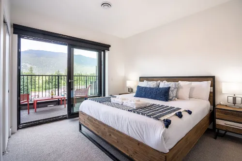 Stoke House by Revelstoke Vacations - balcony