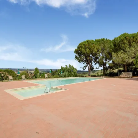 Varna Charm Tuscan Getaway