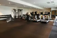 Modern 1 Bedroom in Tranquil Parklands Hotels near Royal Park