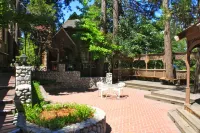 Saddleback Inn at Lake Arrowhead Hotels in Lake Arrowhead