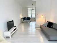 Wit II, Near Metro, Train n7670