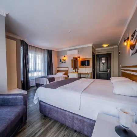 Lopera Beach Hotel