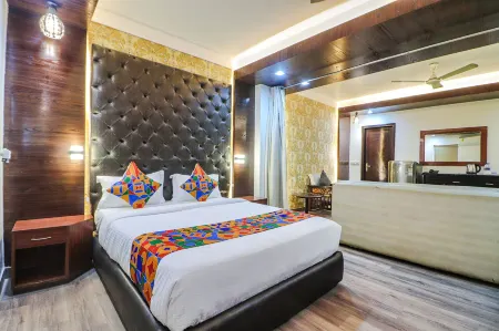 Fabhotel Dwarka Suites Отели рядом с достопримечательностью «Indian Institute of Technology Delhi»