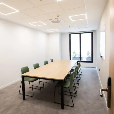 Micampus Burjassot Parque Student Residence Отели рядом с достопримечательностью «Спортивный комплекс имени Луиса Пуча»