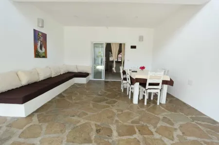 Rafiki Tamu Residential Resort Отели рядом с достопримечательностью «Watamu Beach»