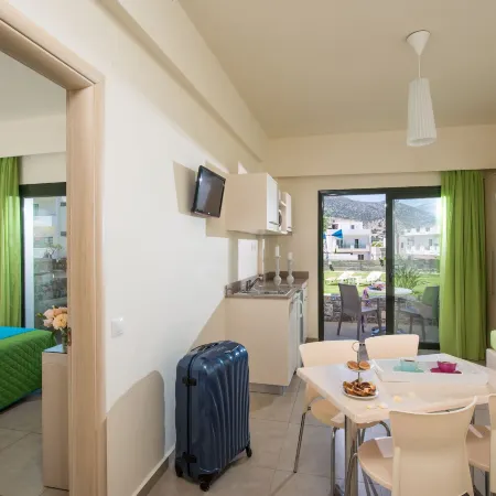 Kristalli Hotel Apartments