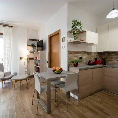Oxilia Flat - Loreto District 羅韋雷托站（Rovereto Metro Station）附近的飯店