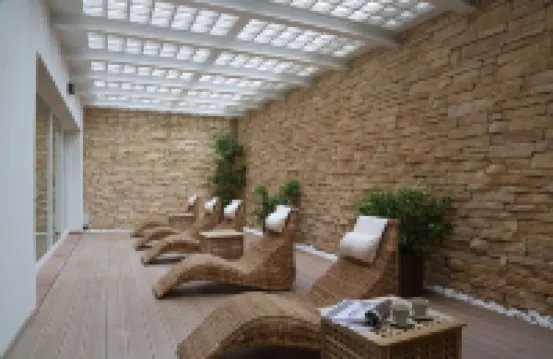 萊昂納多庭苑公寓酒店