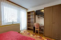 Rooms & Apartments Jana Hotels in Zgornji Brnik