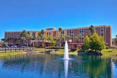 Comfort Inn & Suites Kissimmee by the Parks Отели в г. Осеола