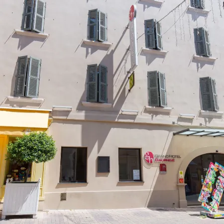 Grand Hôtel Dauphiné, Boutique Hôtel & Suites Отели рядом с достопримечательностью «Паром Тоулон»