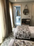 Royal Beach Hostel & Suites - 2-Star