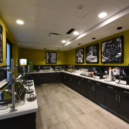 Hampton Inn & Suites Irvine/Orange County Airport