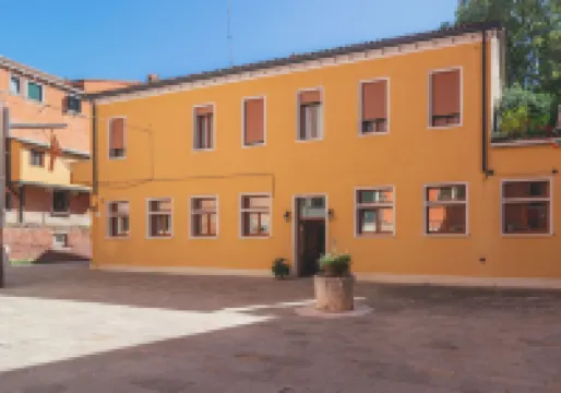 艾爾馬爾卡通酒店