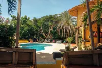 Stevie WonderLand Hotel-Boutique - parkir