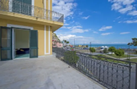 德拉莫尼卡廣場酒店