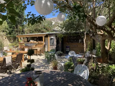 The Bridge House โรงแรมใน