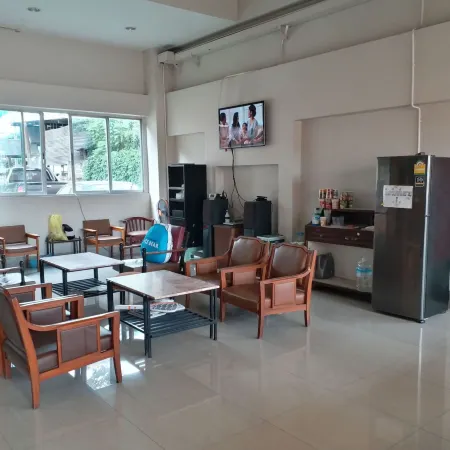 New Wanchai Hotel Pakchong