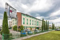 West Point Airport Hotel Отели в г. 