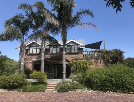 Moonriver Self Catering Отели в г. Кеурбоомстран