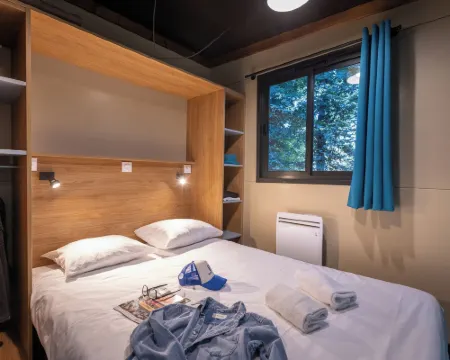 Huttopia les Châteaux Hotels in Bracieux