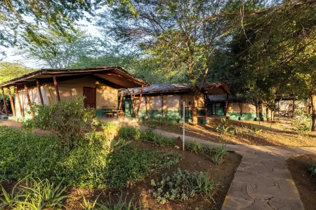 Sentrim Tsavo Lodge Отели в г. Вои